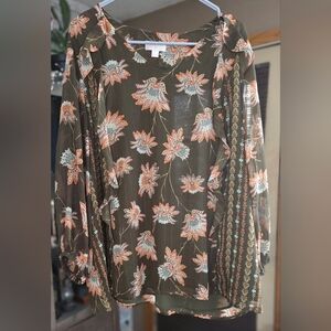 Belle by Kim Gravel Floral Patterned Top. Very Flowy